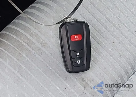 2017 Toyota Prius Two z USA, uszkodzony, nr VIN JTDKBRFU2H3580671